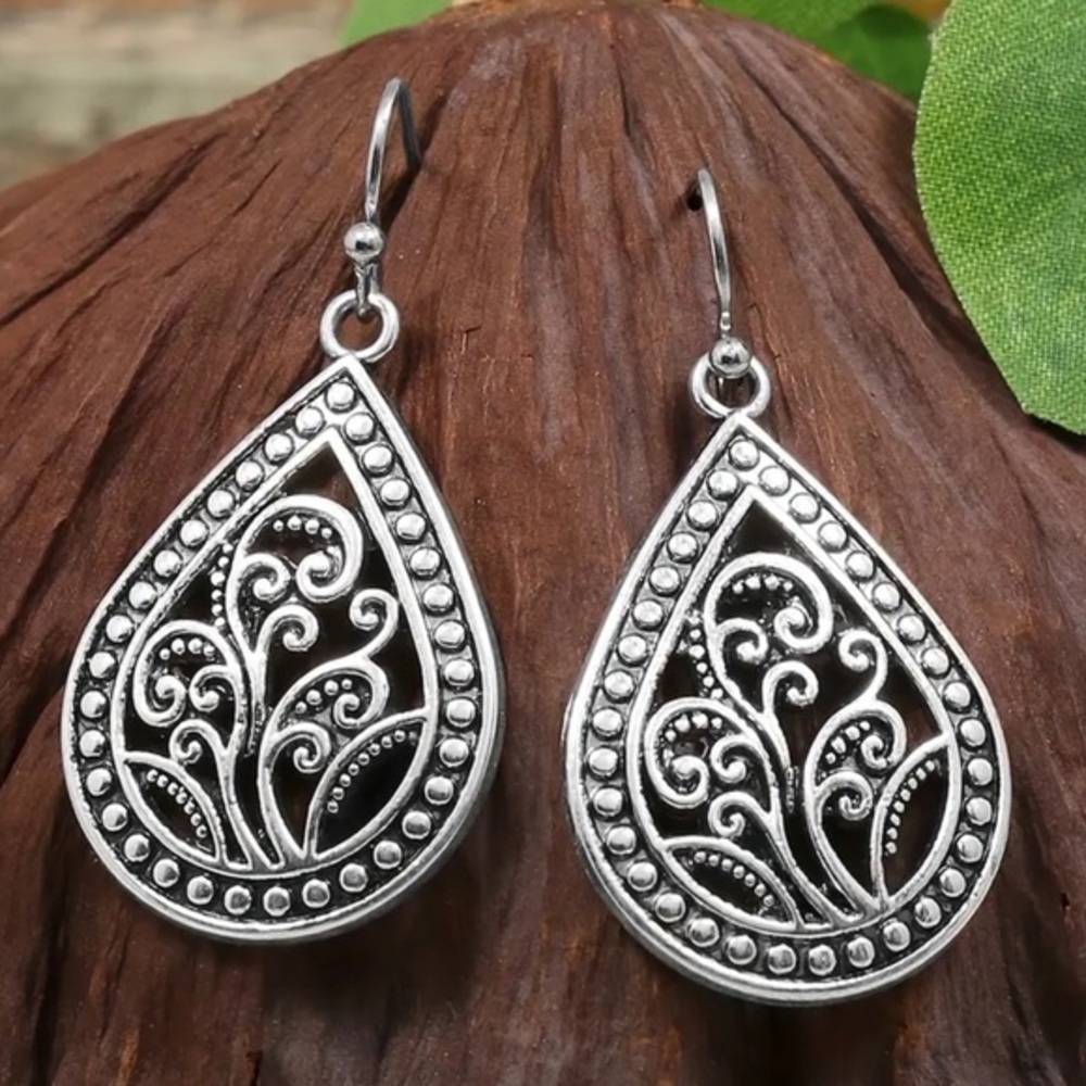 Silver swirl 1.54” long BOHO tribal lightweight dangling hypoallergenic earrings